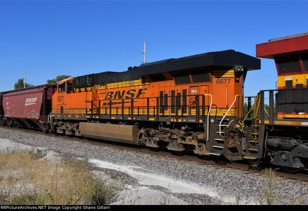 BNSF 6677 Roster shot